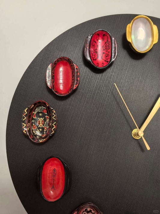 Timeless Elegance – The Oriental Lacquer Art Clock