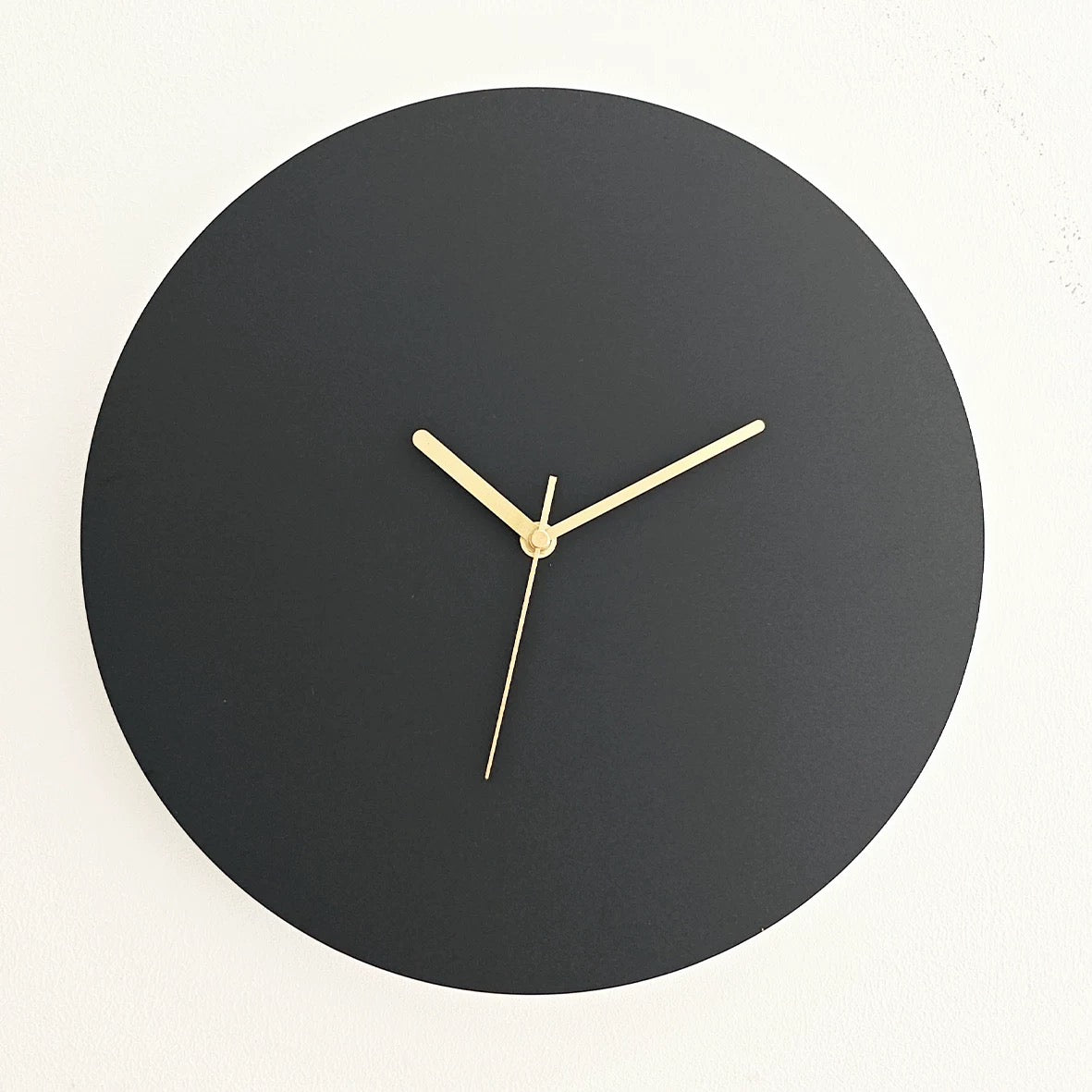 Minimalist Magnetic Wall Clock
